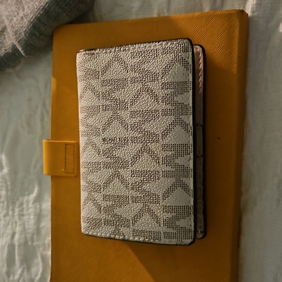 MK WALLET - Picture 4 of 4